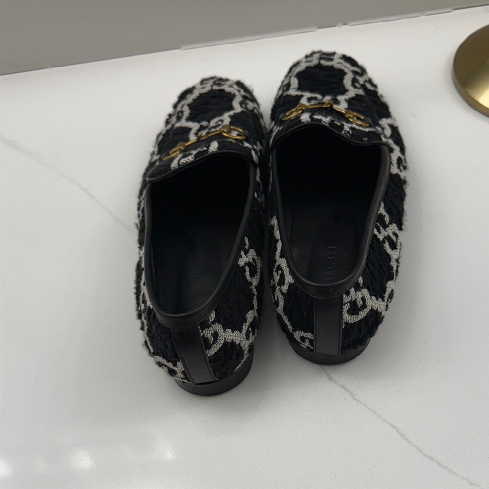 Gucci Black and Silver Textured Loafers with Gold Accent - Picture 3 of 5